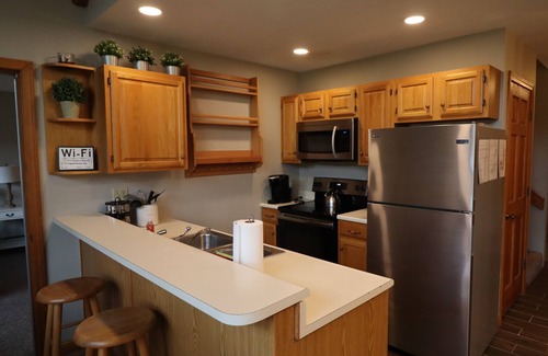 Woodstock Condo | Comfy Condo nestled in the White Mountains of NH (6 adults max)