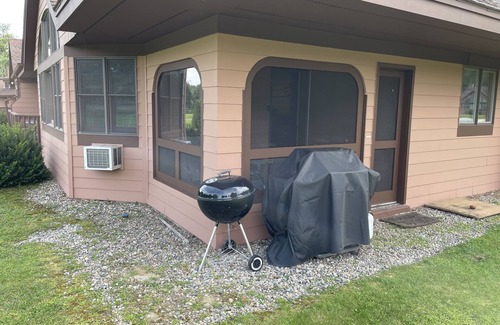 Woodstock Condo | Comfy Condo nestled in the White Mountains of NH (6 adults max)