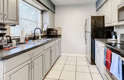 Coquina Key House | Comfy,Cozy 3BR Near Downtown,Pier and Beaches