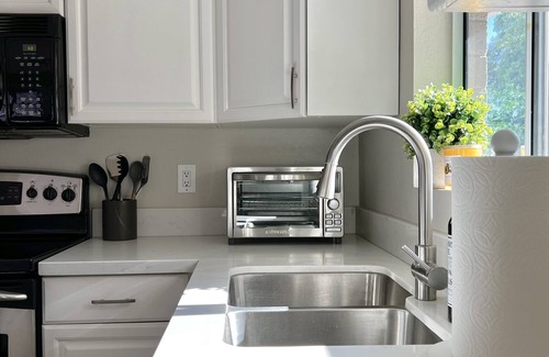 Gilbert House | Comfy & Cozy *Pet Friendly* Downtown Gilbert Home