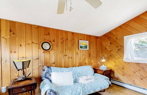Plymouth Cottage | Comfy, Dog-Friendly Cottage w/Free WiFi, Central AC, WD, Deck - Steps From Beach