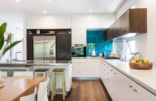 Palm Beach House | Comfy family beach house, an entertainers delight- sandy feet paradise.
