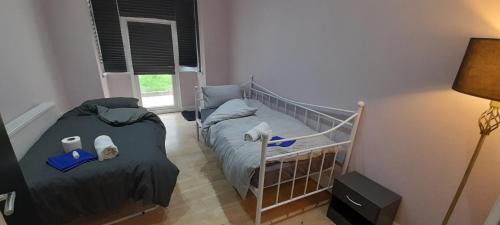 Boleyn House | Comfy Fenia Stay