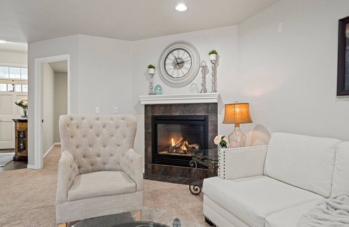 Sherwood House | Comfy Home in Quiet/Safe Neighborhood