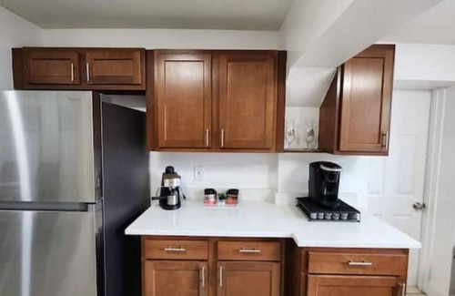 Highland Garden House | Comfy home well located 10 min to Hollywood beach!