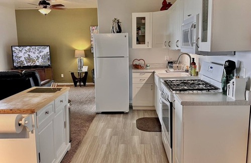 Prescott House | Comfy Mountain Side Stay - Incredible Views