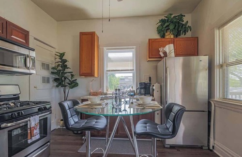 Forest Park Apartment | Comfy One Bed Apartment in Forest Park