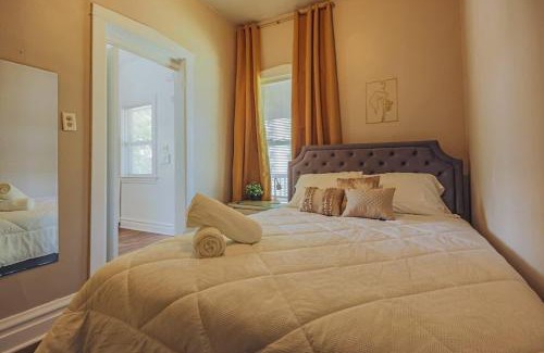 Forest Park Apartment | Comfy One Bed Apartment in Forest Park