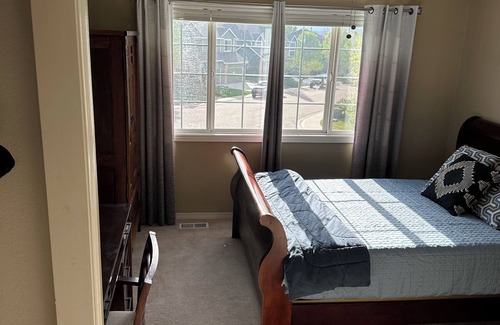 Fort Collins House | Comfy room in a large, beautiful, quiet and home centrally located in NoCo!