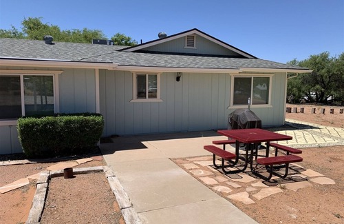 Cornville House | Comfy Rustic Cottage Feel, Close to Wineries! Page Springs - S026
