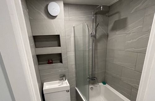 Sheffield Apartment | Comfy space in quiet area - 20 min from Sheffield City Center