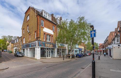 Bishop's Stortford Apartment | Comfy Stay for 4 Near Stansted Airport and Bishops Stortford