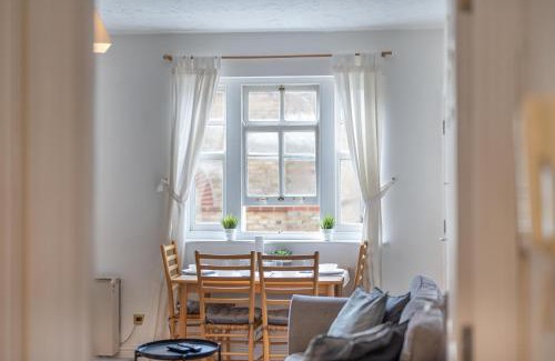 Bishop's Stortford Apartment | Comfy Stay for 4 Near Stansted Airport and Bishops Stortford