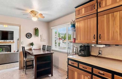 Lava Hot Springs House | Comfy stay in phenomenal Lava Hot Springs.n 5 min walk to hot pools!