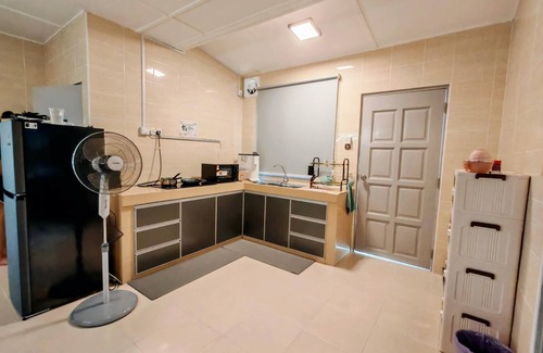 Kuantan House | Comfy Tok Sira Home Kuantan 5 BR