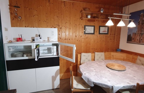 Nordholz House | Comfy vacation home on the dike + Wi-Fi + pet-friendly (HS rentable Sat to Sat)