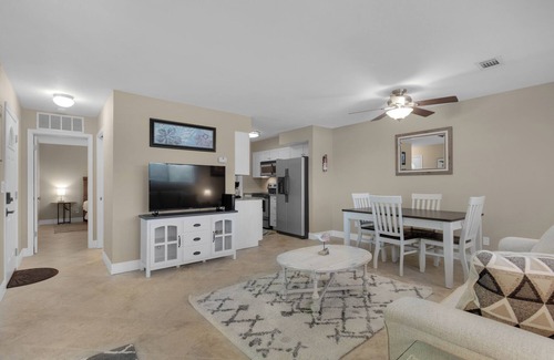 Miramar Beach Cottage | Comm Pool-Short Walk 2 Beach