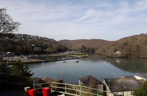 Looe Apartment | Commanders Cabin 'As seen in Beyond Paradise'