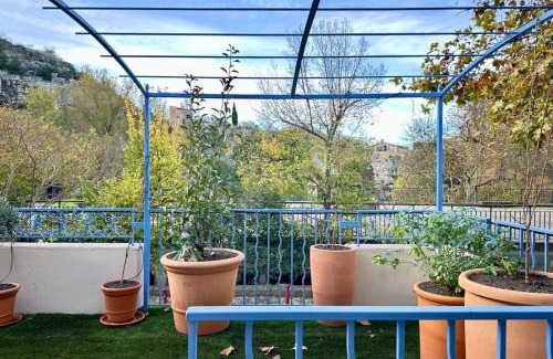 Fontaine-de-Vaucluse House | Comme Chez Mémé house with terrace in the center