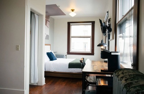 Astoria Hotel | Commodore Hotel
