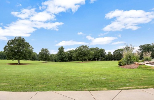 Greenville - Spartanburg Apartment | Community's ambiance impeccable!