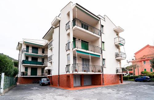Pietra Ligure Apartment | Comodo Trilocale a Pietra Ligure