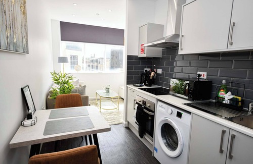 Eastleigh Apartment | Compact & Convenient Apartment in Bradford