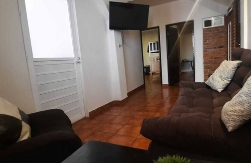 Downtown Queretaro Apartment | Comparte Espacio con 7 Amigos! A 15 min en Auto de Lugares Historicos