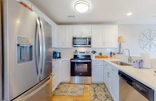 Topsail Beach House | Compass Rose | Townhouse in Topsail Beach with balcony, central AC, & W/D