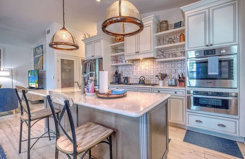 Madeira Beach House | COMPLETELY COASTAL! PRIVATE HEATED POOL! 3 BR 2 BA Close to John's Pass!