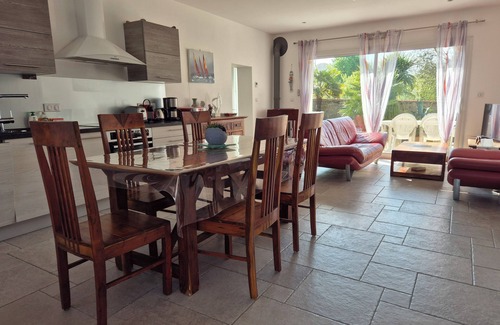 La Bernerie-en-Retz House | Completely renovated house, comfortable, close to the beach, free wi-fi access.
