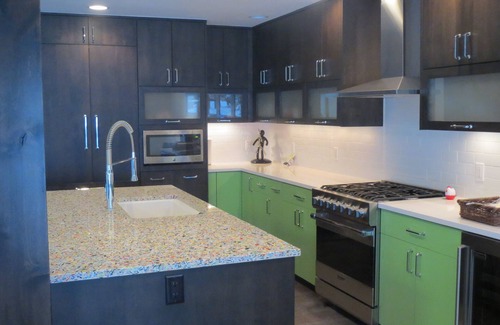 Vail House | Completely remodeled family home - Hot Tub, Wifi, cable TV, Loaded Kitchen