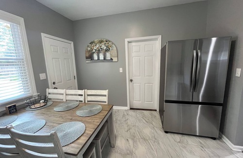 Shawnee Heights Cottage | Completely Renovated 2-bedroom cottage in Kansas City with WiFi, TV & W+D.