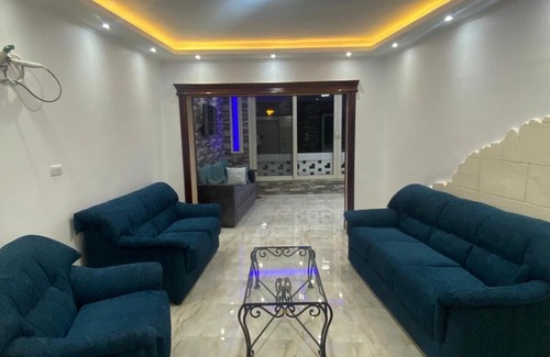 Al-Muntazah Apartment | Completely renovated now Chalet Direct sea view 2 bed rooms شاليه فينيسيا شاطىء المعموره مجموعه الفردوس دور اول على البحر مباشره مع كارنيهات بوابه الدخول خدمه نزلاء متوفره 24ساعه للعمل على راحه النزلاء و تلبيه رغباتهم اليوميه للعائلات فقط