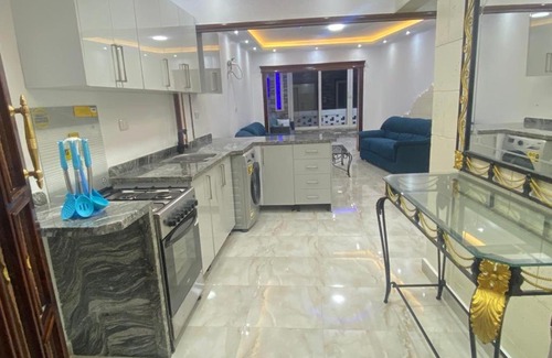 Al-Muntazah Apartment | Completely renovated now Chalet Direct sea view 2 bed rooms شاليه فينيسيا شاطىء المعموره مجموعه الفردوس دور اول على البحر مباشره مع كارنيهات بوابه الدخول خدمه نزلاء متوفره 24ساعه للعمل على راحه النزلاء و تلبيه رغباتهم اليوميه للعائلات فقط