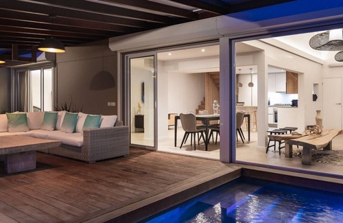 Devet Villa | *Complimentary Concierge Included * Casa Azul - 3 Bedroom villa with sea views