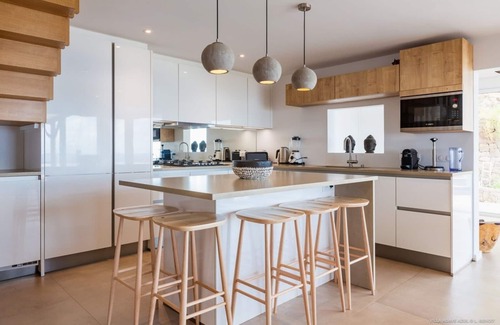 Devet Villa | *Complimentary Concierge Included * Casa Azul - 3 Bedroom villa with sea views