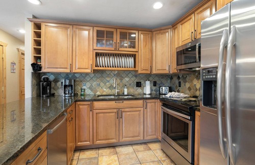 Avon Condo | Complimentary Shuttle to Slopes, Wonderful Condo, Pool & Hot Tub!