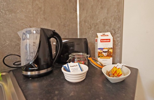 Newark Apartment | Compton House Snug - your home from home