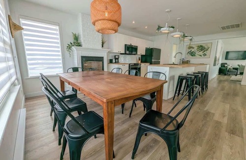 Ste Anne de Beaupre Apartment | Condo #3 | 2 min from the waterfront | Billiards & BBQ