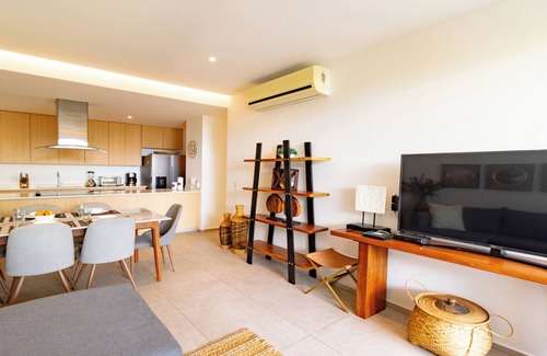 Flamingos Condo | Condo Aria Ocean 206 by Kivoya