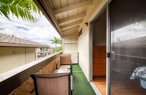 Kailua-Kona Condo | Condo at oceanfront resort with lanai, pool, grill & sundeck - walk to beach