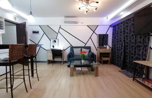 Mactan Export Processing Zone Apartment | Condo Azur Suites E507 near Airport, Netflix, Stylish, Cozy with swimming pool