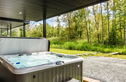 Magog Condo | Condo-chalet 2 Chambres Avec SPA Partargé lac Memphrémagog
