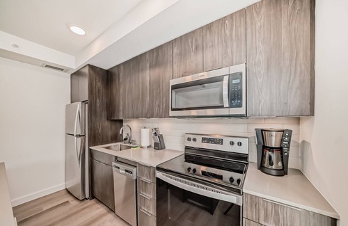 Bow Riverfront Apartment | Condo in Downtown Calgary