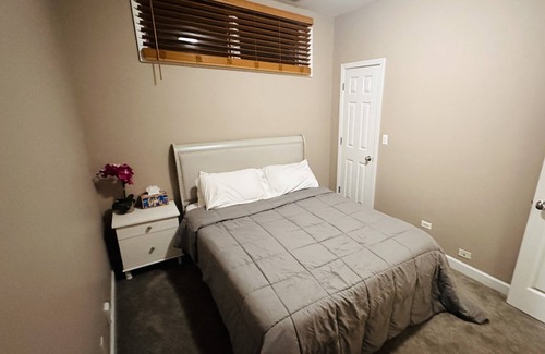Dunning Condo | Condo Near O'Hare & Downtown - 15 & 25 Min Away