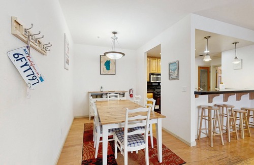 Olympic Valley Condo | Condo Near Ski Resorts with Fireplace, Pool, Spa, Sauna, Washer/Dryer