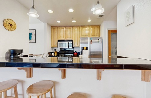 Olympic Valley Condo | Condo Near Ski Resorts with Fireplace, Pool, Spa, Sauna, Washer/Dryer