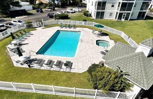 Carolina Forest Condo | ~Condo on the Course ~ Pool ~ Sleeps 7 ~ Jacuzzi!!