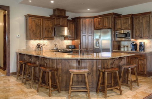 Big Sky Condo | Condo w/private hot tub, fireplace, great views & community gym - Mountain Lake Luxury Lookout